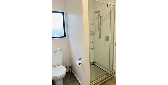 Twin Studio Unit shower